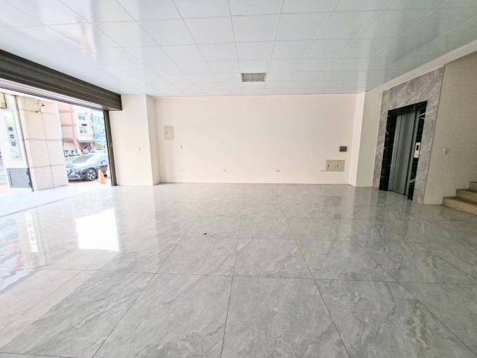 全新黃金店面~寬敞空間~歡迎賞屋~禁多油煙業者~簡餐咖啡可（第4張）