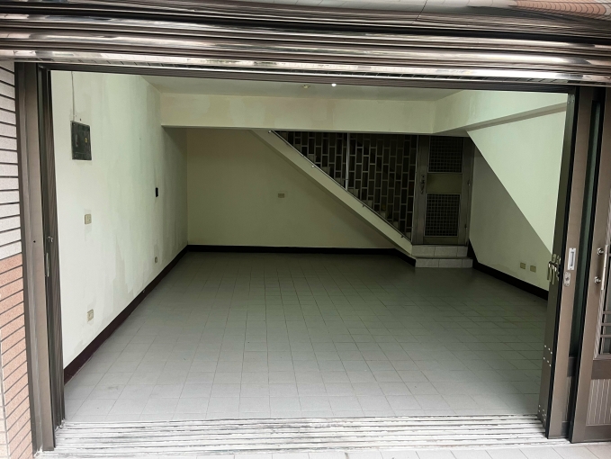 靜巷宜居！【信中路】寬敞四房透天 散步達公園/超商（第3張）