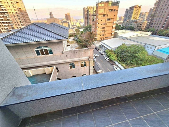 兆基社會住宅🏠北屯馥家樓中樓露臺戶絕美兩房有車（第12張）