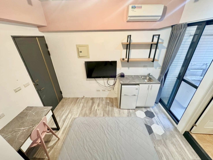 粉紅百事是草莓口味💕陽台獨洗✨可租補✨近一中 中友💕宇你相見（第5張）