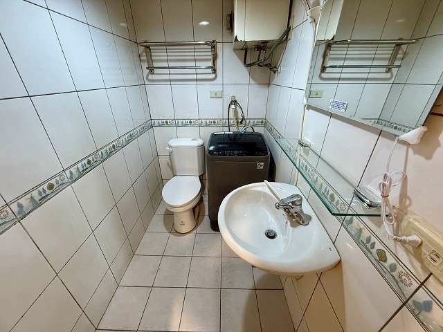 💞大象租屋💞近SOGO.威尼斯影城旁.漂亮精緻網路套房.傢俱.家電.專用洗衣機（第5張）