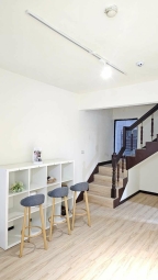 有廚房可烹調、社區有包裹與垃圾代收、可租補、再贈半個月免月租（第13張）