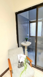 有廚房可烹調、社區有包裹與垃圾代收、可租補、再贈半個月免月租（第2張）