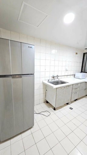 有廚房可烹調、社區有包裹與垃圾代收、可租補、再贈半個月免月租（第14張）