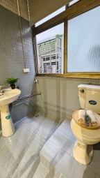 有廚房可烹調、社區有包裹與垃圾代收、可租補、再贈半個月免月租（第4張）