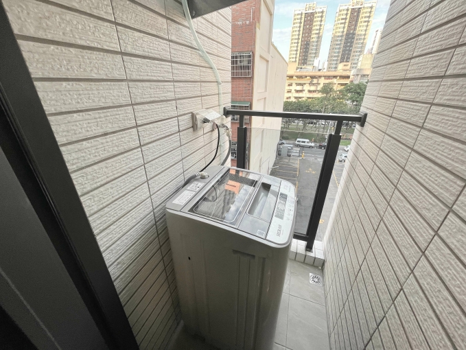 全新電梯可貓套房☆租補☆陽台☆飲水機子母車（第8張）