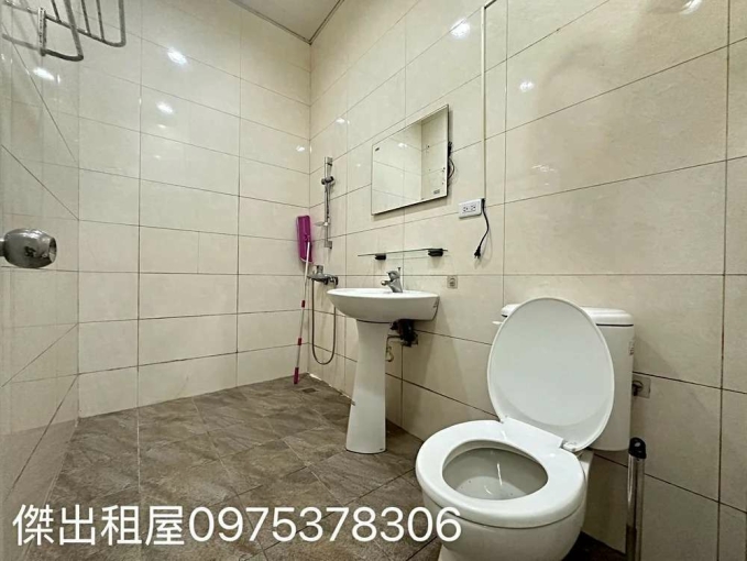傑出租屋/藝文稀有低樓層,獨洗對外窗,可寵! - Image 4