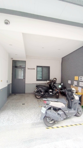 中央公園旁大大套房出租 - Image 5