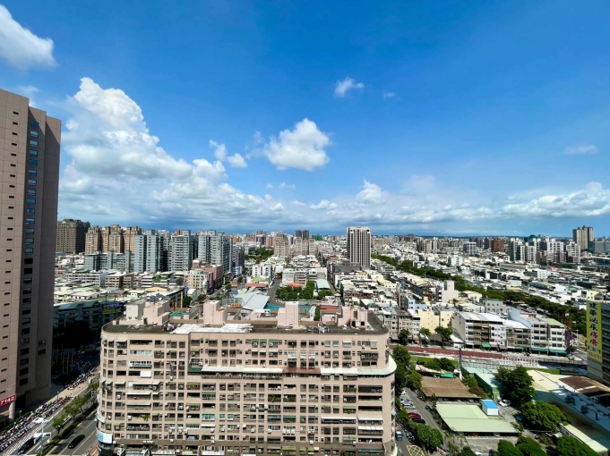 ｜我要出租｜三民區景觀大三房出租｜ - Image 1