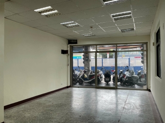 【萬大紅利・起家首選】萬大路 216 號｜大面寬邊間金店面（第2張）