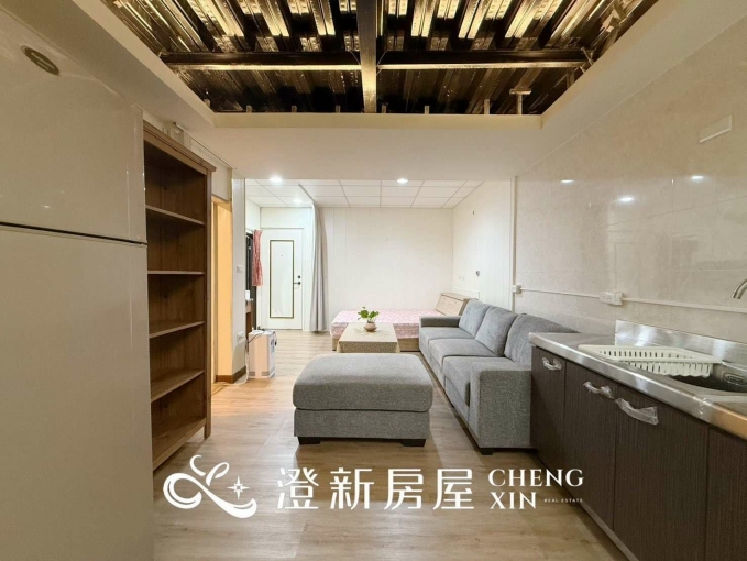 🎉市中心獨立大套房/獨立陽台洗衣機/台電計費/室內機車位/獨立流理台可開伙/飲水機/垃圾集中/應有盡有/莫再錯過🎉 - Image 1