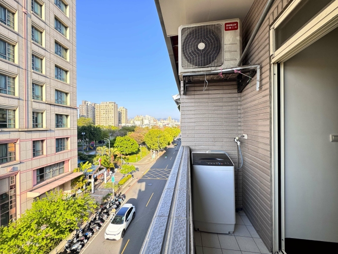 租~民俗公園全聯 (電梯) 前棟大套房 (不寵)有陽台💎0935-378318(第1張)