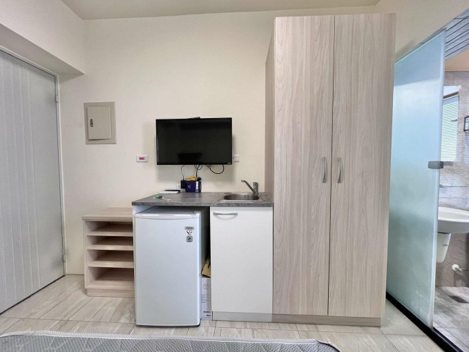 質感裝潢木地板😍陽台獨洗曬✅可租補✅浴室對外窗✅（第3張）