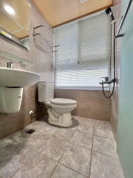 質感裝潢木地板😍陽台獨洗曬✅可租補✅浴室對外窗✅（第4張）