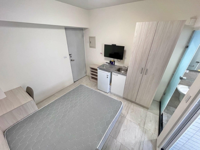 質感裝潢木地板😍陽台獨洗曬✅可租補✅浴室對外窗✅（第2張）