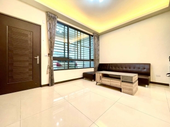 『租』大灣國小｜輕屋齡靜巷雙車透天（第2張）