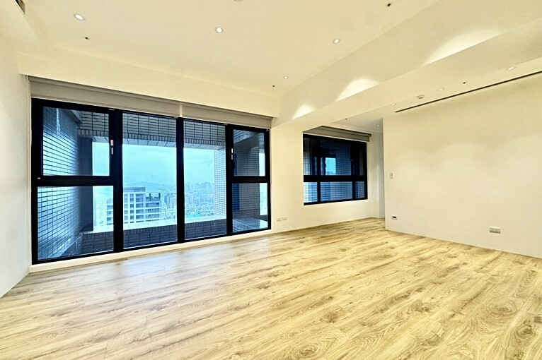 新店央北24樓鑽石級天際私邸全新完工。蝶型三面獨立建築(第2張)