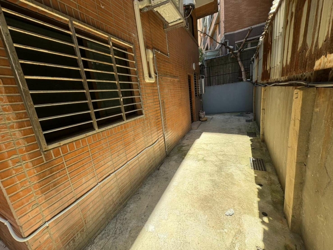 桃園中寧街(中正路及南平路旁)全新裝潢套房可租補還獨洗的超值選擇！ - Image 12