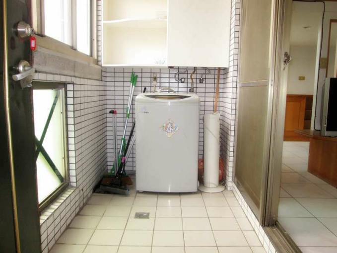 自租SOGO3房2廳 可社宅租補 台水台電 挑高寬敞 - Image 9
