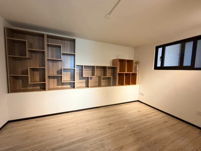 北屯含車含管類平面三房休旅車位（第7張）