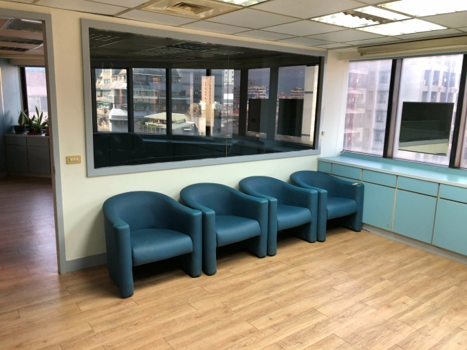 中山國小捷運/玻璃帷幕純辦.交通便採光佳（第7張）