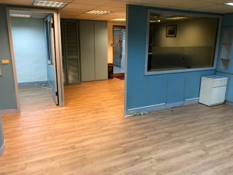 中山國小捷運/玻璃帷幕純辦.交通便採光佳（第6張）