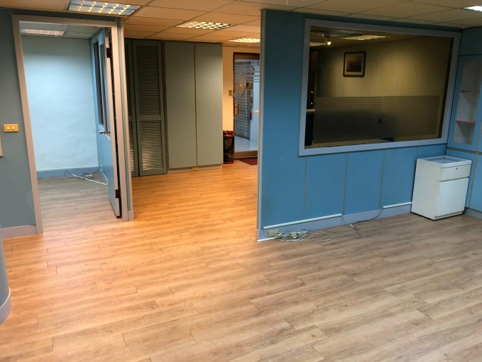 中山國小捷運/玻璃帷幕純辦.交通便採光佳（第6張）