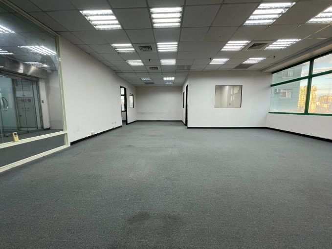 商辦大樓🍀一層一戶🍀雙車位🍀獨立廁所🍀可營登報稅（第4張）