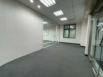 商辦大樓🍀一層一戶🍀雙車位🍀獨立廁所🍀可營登報稅（第1張）