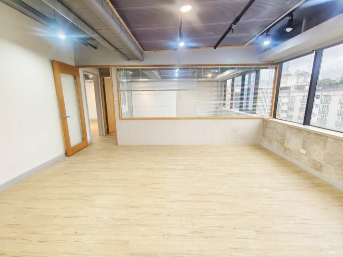 ☆捷運忠孝敦化辦公☆邊間、高樓層、漂亮設計裝潢（第12張）