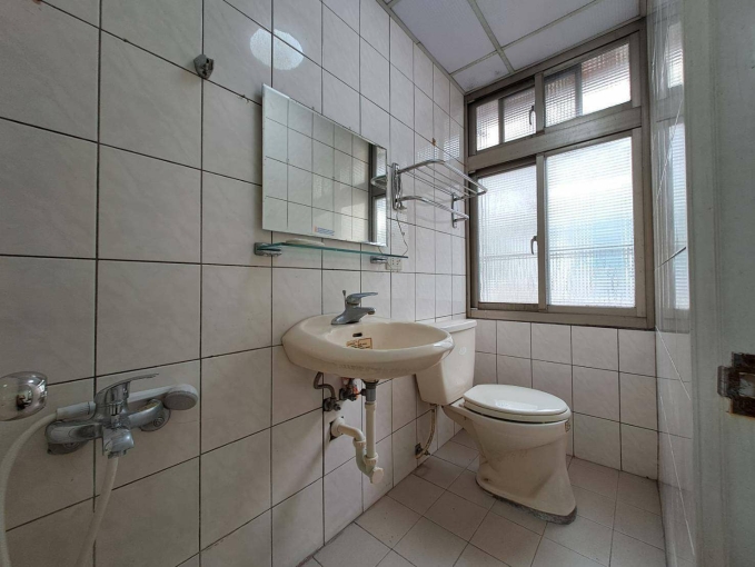  - Image 5