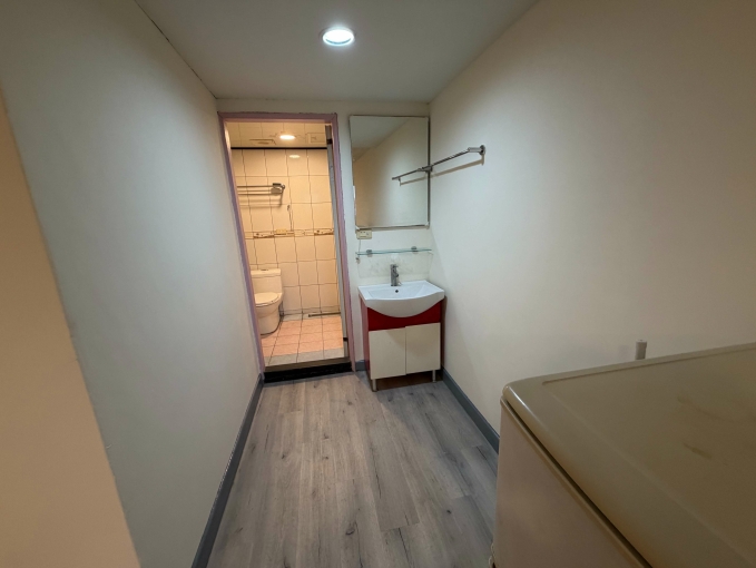 🧡請加賴🧡電梯美屋🧡台水台電🧡陽台獨洗🧡租屋補助🧡代收包裹🧡秒殺物件🧡（第4張）