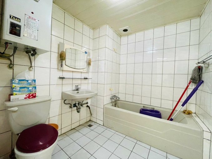 橘子🍊東協廣場旁✨️中區超俗商辦✨️有隔間可衛浴含管可營登租補（第8張）