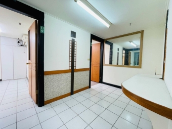 橘子🍊東協廣場旁✨️中區超俗商辦✨️有隔間可衛浴含管可營登租補（第9張）