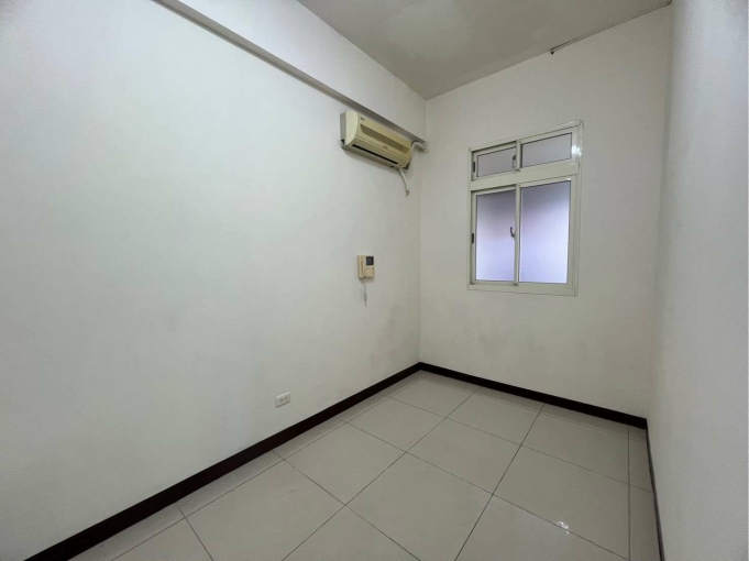 可租補⭕️可報稅⭕️可入籍⭕️家具可補✅大四房近園區近交流道 - Image 3