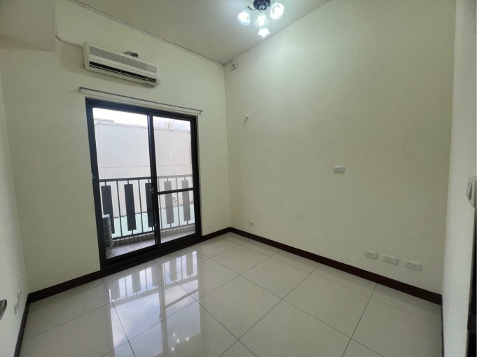 可租補⭕️可報稅⭕️可入籍⭕️家具可補✅大四房近園區近交流道 - Image 2