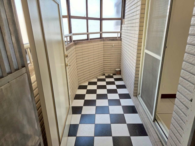近東平國小/黃昏市場/可租補華廈 - Image 1