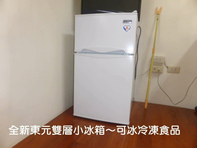 非頂樓☆全新雙層冰箱☆電梯+垃圾清運+獨曬~限女生(第2張)