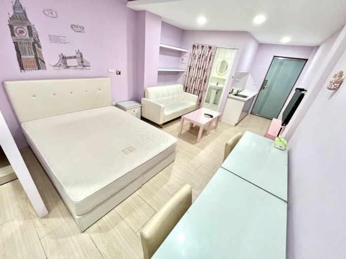 ✨夢幻仙境✨三人大沙發✨全面禁菸✨子母車✨室內機車位（第3張）