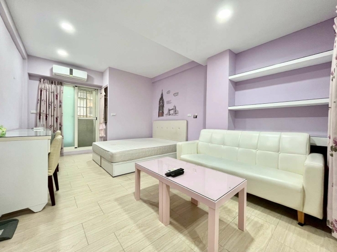 ✨夢幻仙境✨三人大沙發✨全面禁菸✨子母車✨室內機車位（第2張）