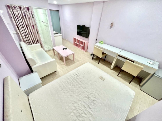 ✨夢幻仙境✨三人大沙發✨全面禁菸✨子母車✨室內機車位（第4張）