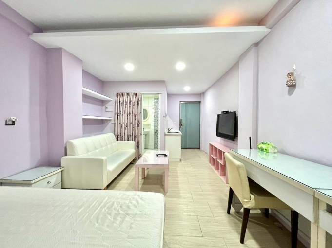 ✨夢幻仙境✨三人大沙發✨全面禁菸✨子母車✨室內機車位（第5張）