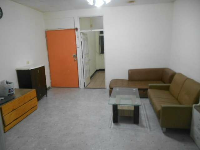 免仲介費 中壢市區中心電梯大樓2樓3大房便宜出租（第2張）