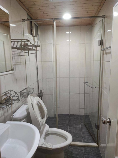 整棟美裝潢💎店面+樓上住家💎可營登 六房大空間💎 - Image 12