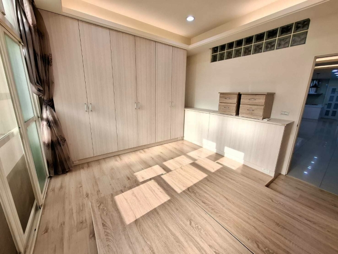 整棟美裝潢💎店面+樓上住家💎可營登 六房大空間💎 - Image 13