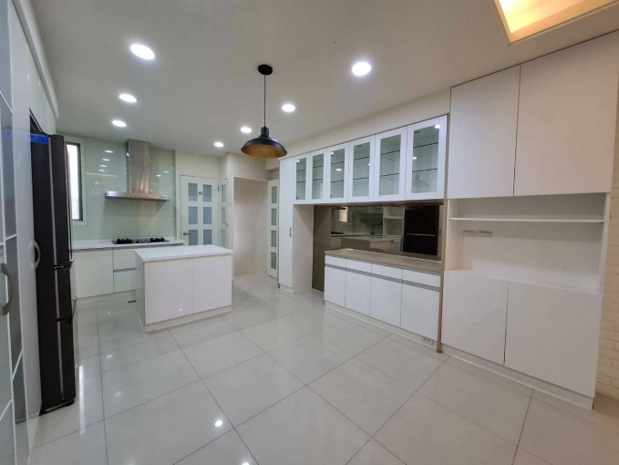 整棟美裝潢💎店面+樓上住家💎可營登 六房大空間💎 - Image 10