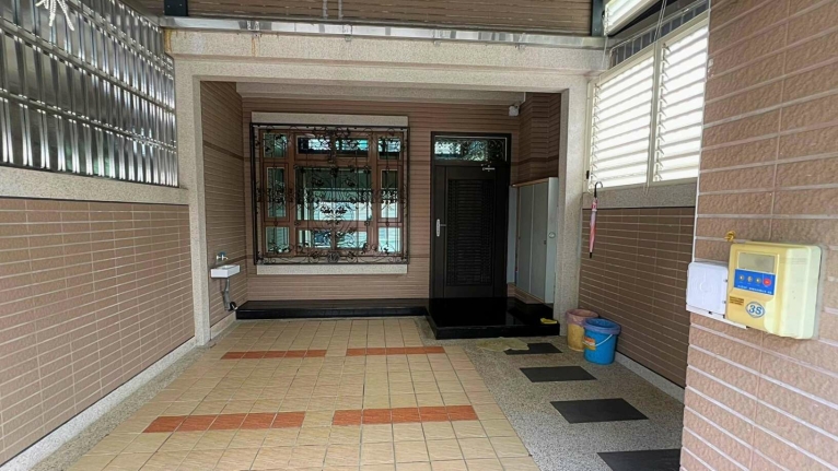 🌟【家庭式｜整新五套房透天｜太平74旁】可租補，台水電，交通便利 - Image 2