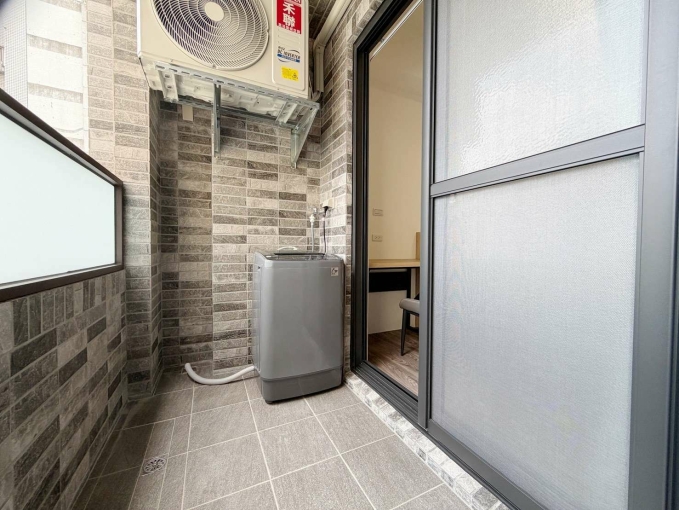 南屯捷運進好市多~全新完工1房1廳1衛~另有套房/大1房1廳1衛(第2張)