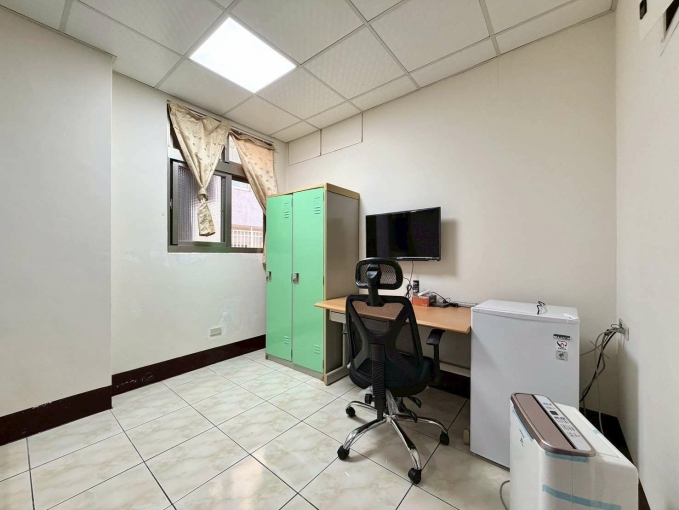 台中公園❤租補✨機車好停✔ - Image 5