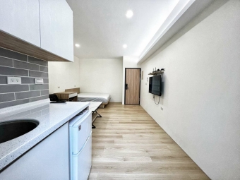 東區大空間可雙人租房屋補助流理台陽台獨洗曬系統櫃傢俱全配乾濕分離爬樓梯套房（第2張）